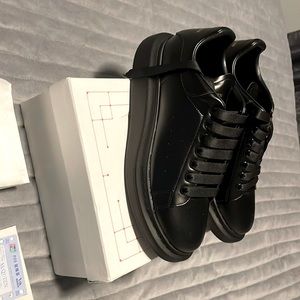 Alexander McQueen size 10.5 used good condition READ DESCRIPTION !NO BOX!